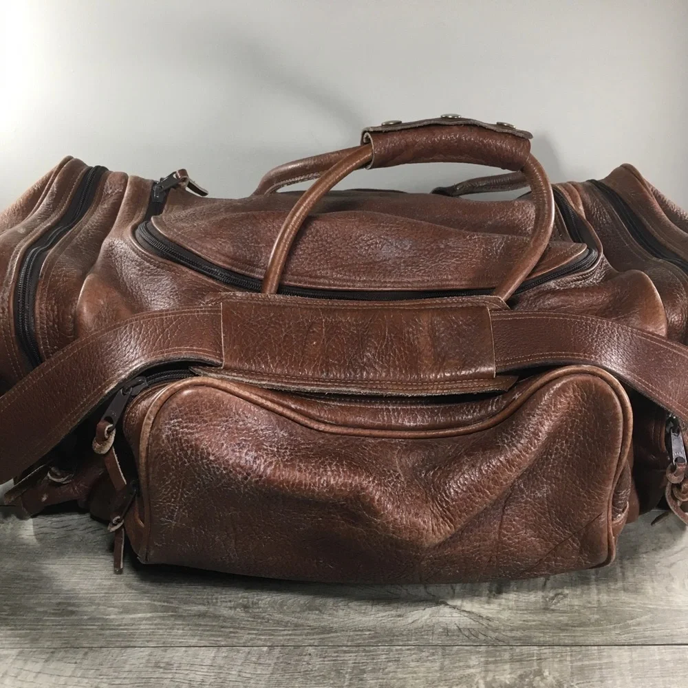 Vintage Brown Bullhide Leather Duffel Duffle Gym Travel Weekender Bag Pack